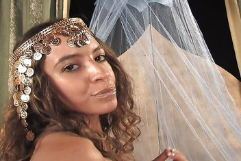 Filles Francaises: Beautiful French Doll Eats Sperm After Hot Dick-riding Session