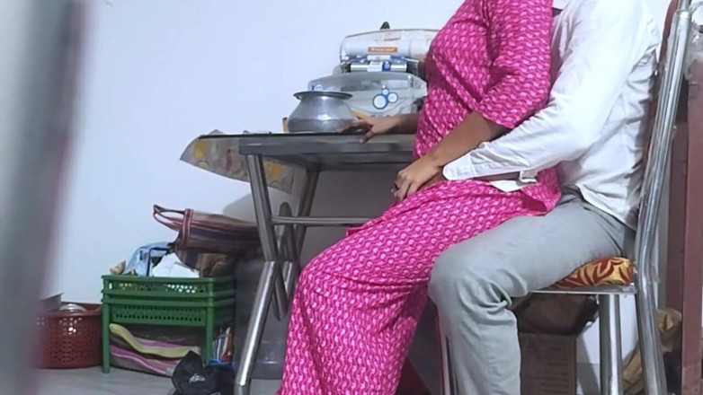 Fantacycutting: แฟนสาว Desi โทรหาแฟนหนุ่มที่บ้านเมื่อไม่มีใครอยู่บ้าน