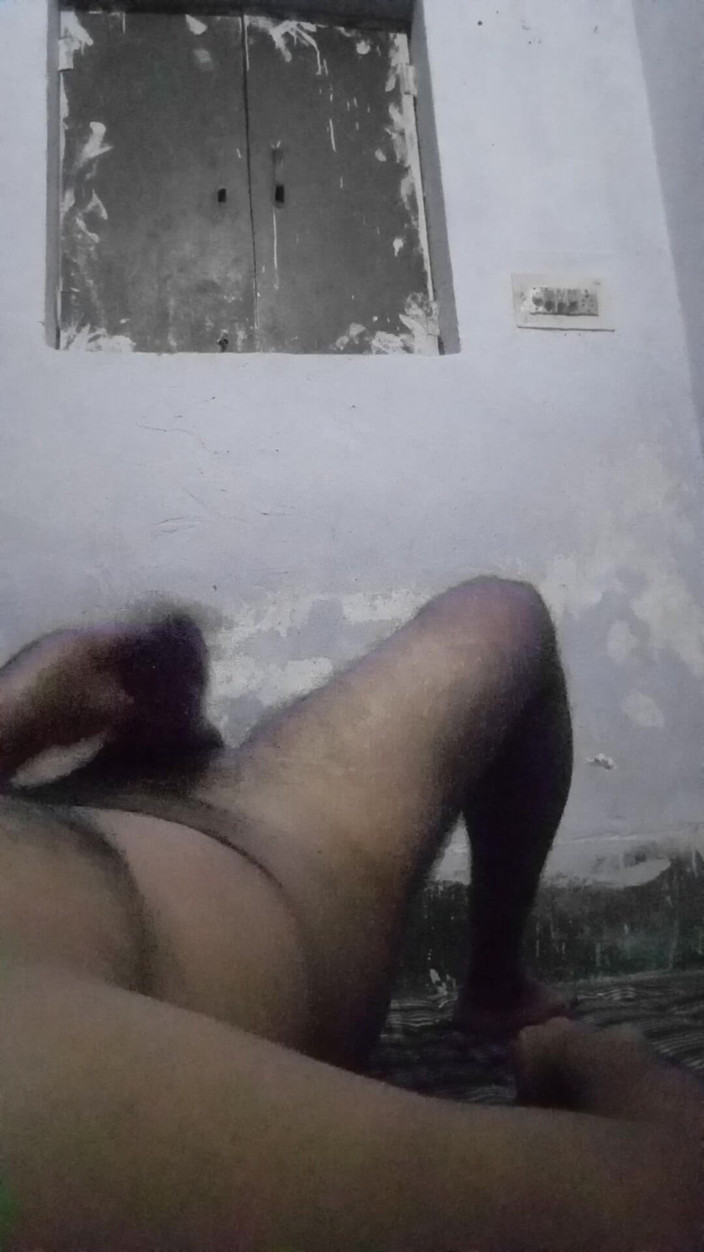 Raaz26d: Indischer junge massiert mit Öl und masturbiert seinen großen schwanz im...