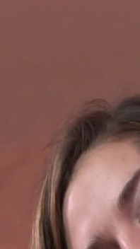 Sonrante linda desafía con confianza a su doting bbc novio a dejarla goteando de facial.