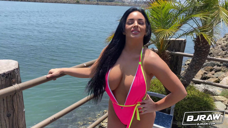 BJ Raw: Jessica Annelle si to nechá ulítnout