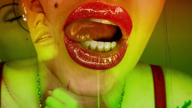 Goddess Misha Goldy: The most mesmerizing red lipsticks over you