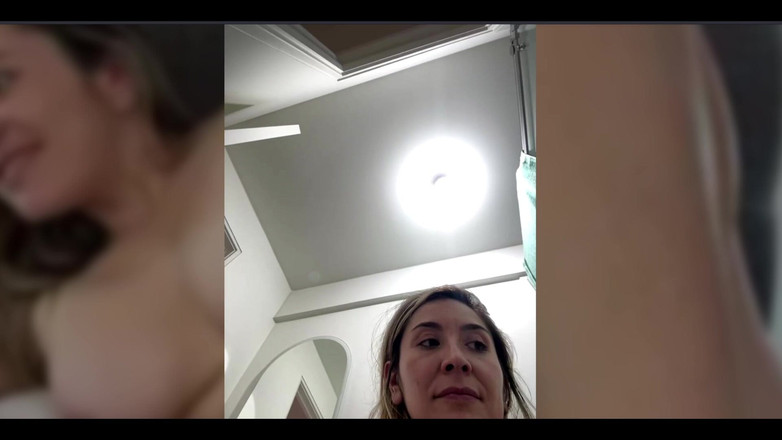 Isabella Tarek: Pussy Show Živá kamera