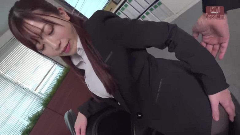 Lust lab: Black Pantyhose Boss - Her Teasing Panty Flash Turns Into Stress-relief...
