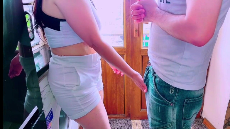 Nadia the big ass Moroccan: Mama mea vitregă excitată mă învață cum să fut o gospodină