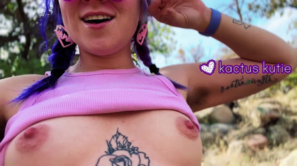 kactus kutie: Göğüslerimle ormanda yürüyorum + pits out