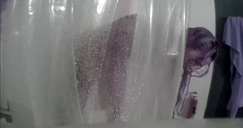 TheTinyLoli: Beim masturbieren im badezimmer erwischt