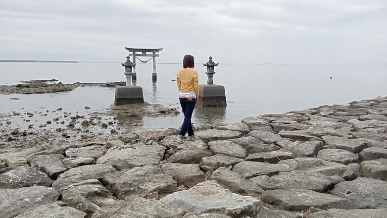 Mayumi Kanzaki: Експозиція На Відкритому Повітрі В Джинсах З Низькою Посадкою