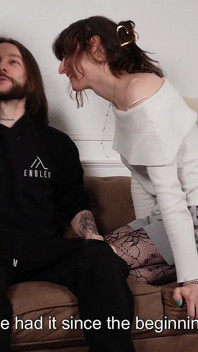 Mi novia transgénero y yo follamos a mi mujer
