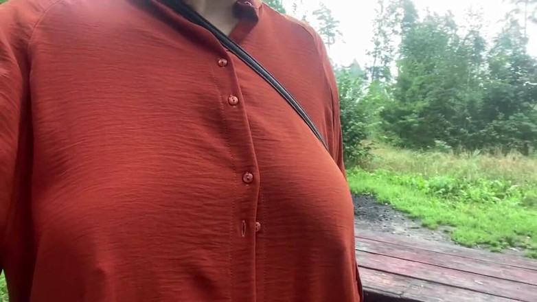 Mary Di: Walking around the city, showing my tits and exposing my...