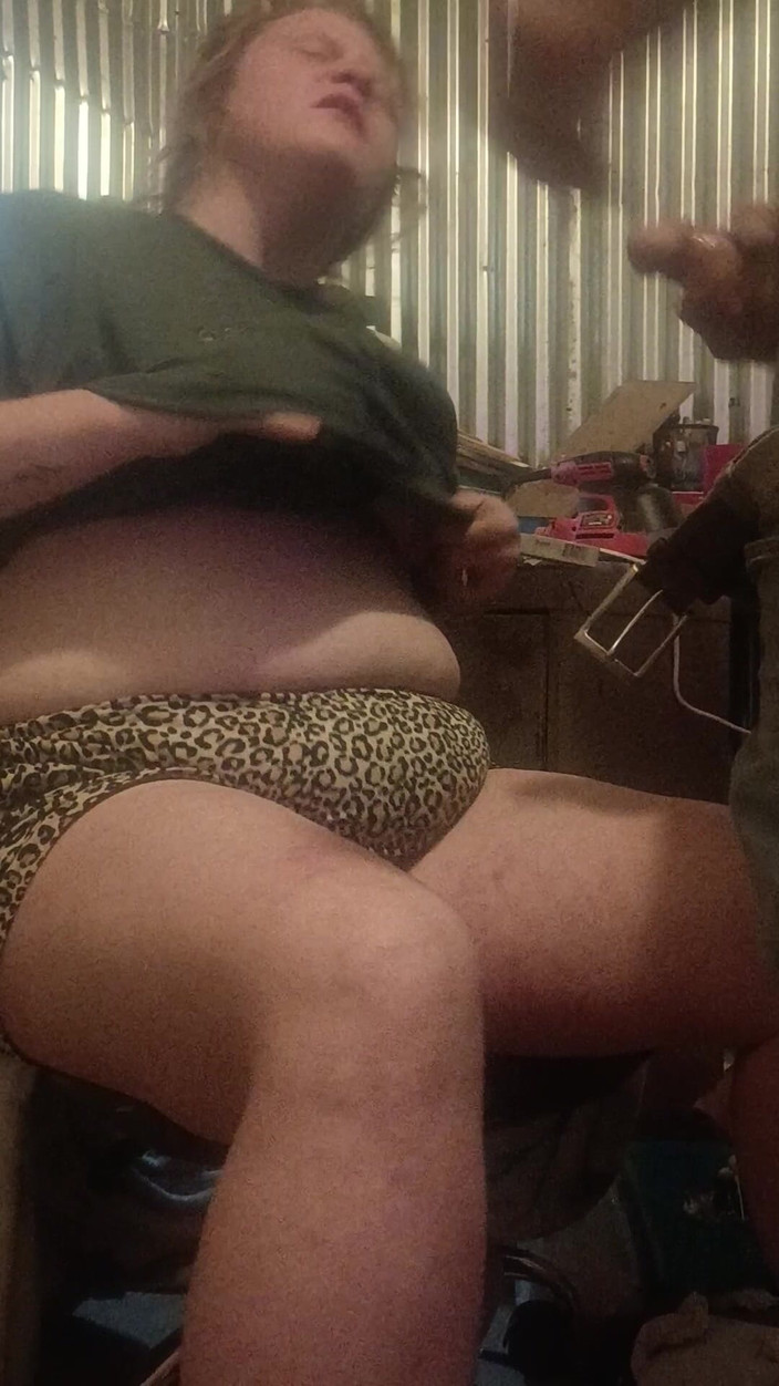 Skybay: Anisleigh williams đào tạo để đút sâu vào cổ họng