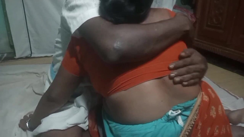 Desi Sathiya: Indiancă desi tamil sexy din satul bhabhi futută tare