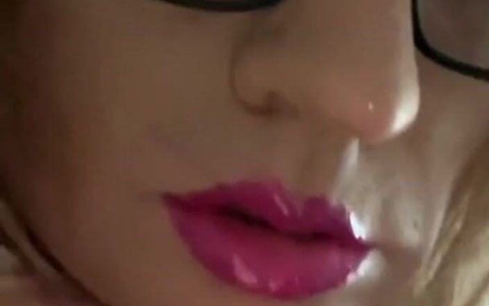 CindieLove: Curvă Sissy CD goală Apt Breezeway Apoi futai cu vibrator