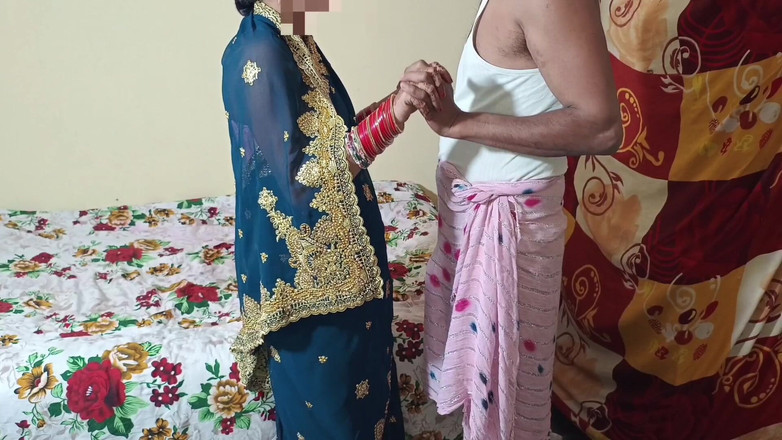 Lalita Singh: Beautiful Married Bhabhi Bedroom Pissing with Sex