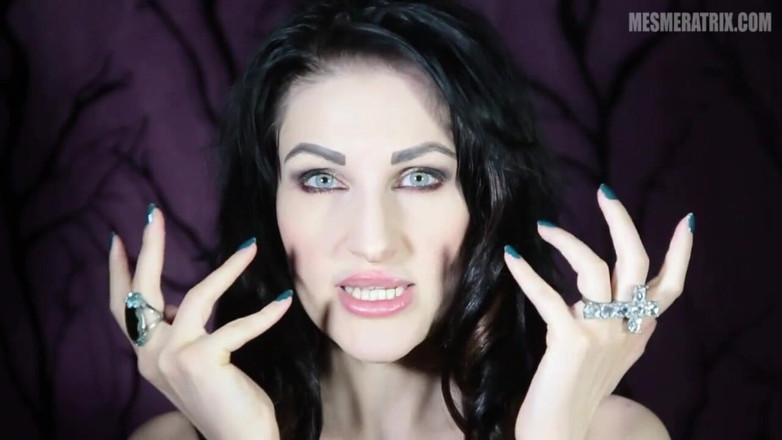 Lady Mesmeratrix Official: Be my slave and worship my feet...