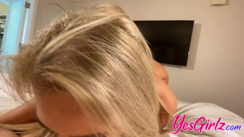 YesGirlz: Jordan Maxx ayakla muamele ve sakso ile eğlendiriyor