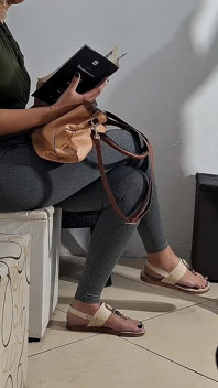Kelipan batang di bilik menunggu Doktor Gigi