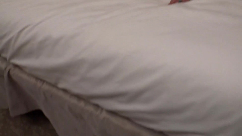 DOC channel: ¡Voz susurrante intensa y dulce que enloquece tus oídos! Bonita...