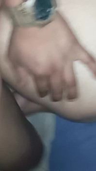 Kongkek panas MILF latina curam