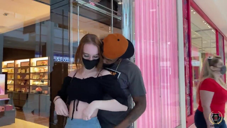Rome Major: Rome Major Finds 2 Hot Sluts At Local Mall!!