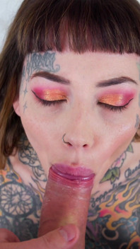 Tiger lilly si cewek hot bertato yang suka dicrot di muka