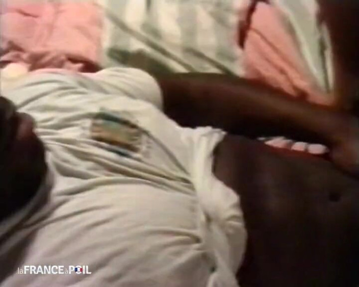 French Family Secrets: Un casting con buena cola negra.