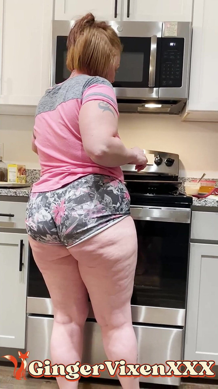 GingerVixen.XXX: Sleduji dívku od vedle