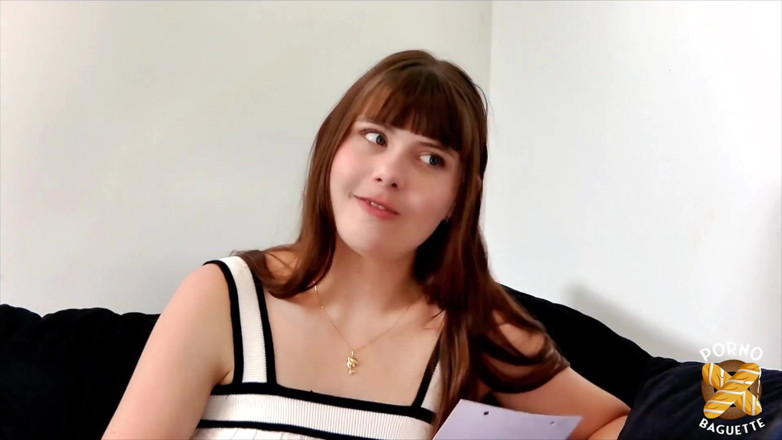Porno Baguette: Dahlia, 예쁜 갈색 머리, 정말 열심히 따먹히고 싶어!