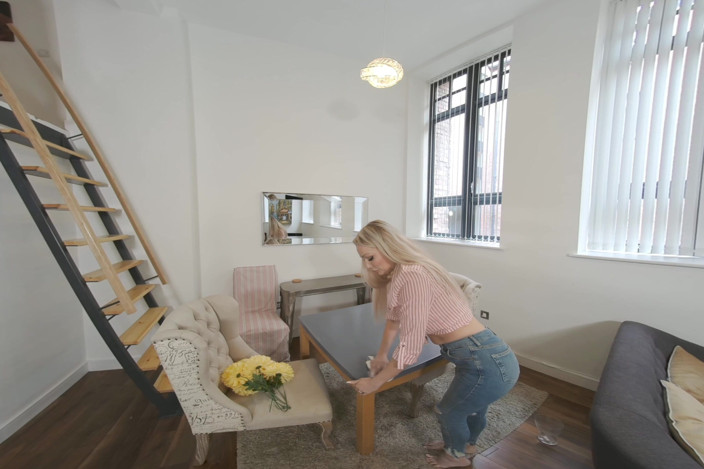 WankitNow VR: Amber Jayne - Wank Before Your Wife Gets Home