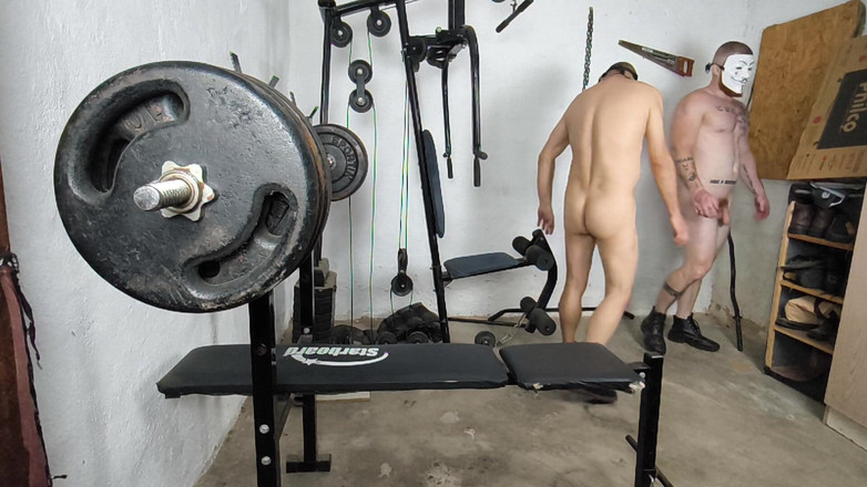 carmonaoficial: Jatuh dan telanjang di gim di tengah-tengah Halloween