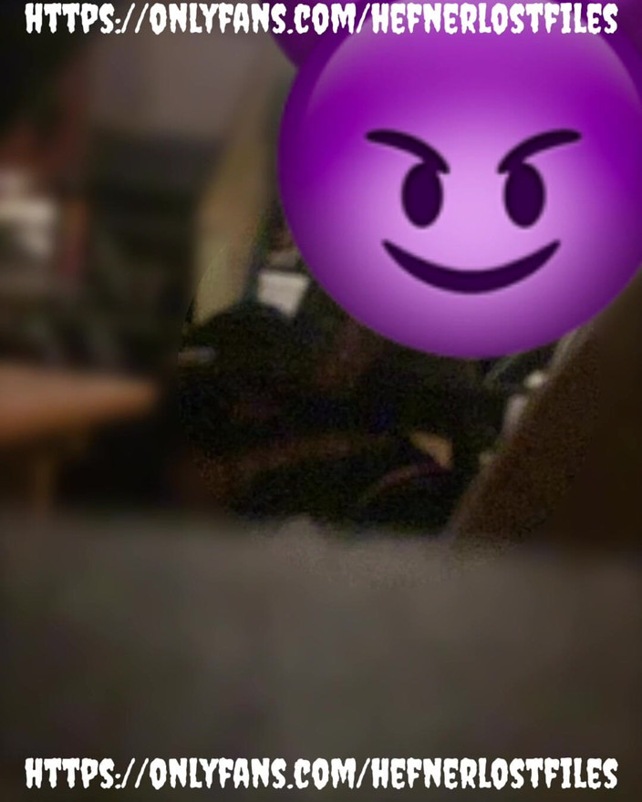 Jenko: Su hombre llamando mientras ella chupa mi polla