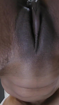 Lola Marie - Facesitting in Pissy Panties