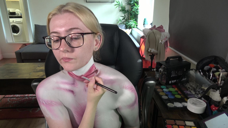 Em Yang: POV: Kitty Body-paint šukání Zkušenosti