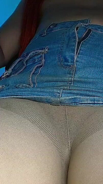 Aline Makes a Vagina in Her Pantyhose (Aline Costa)