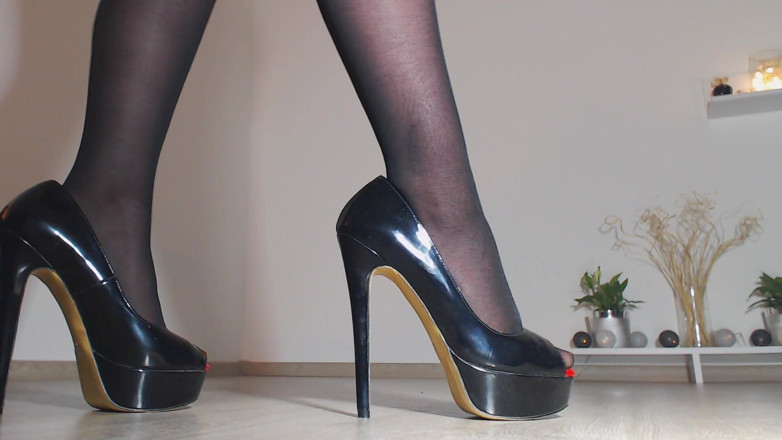 LegsOnHeels: The unique pair of platforms that I like to tease...
