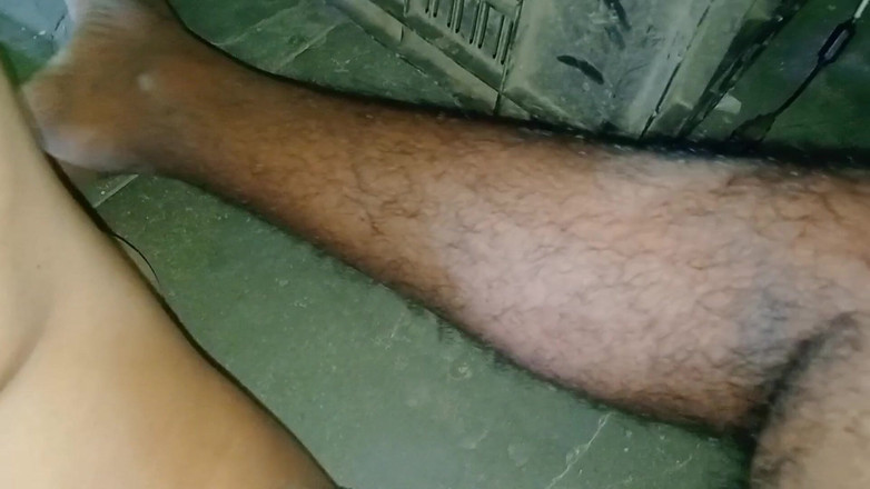 NikiRathod: 与 divya 在邻居家口交和性爱 第 2 部分 邻居家