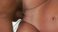 Black Sinner: Dicker arsch, latina, mit einer warmen ladung auf ihre titten...