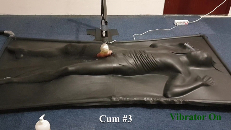 NL Milking: Mulsă de un vibrator controlat în pat cu vacbed