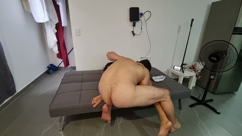 Hot Latina TV: Am făcut sex cu o fată de 20 de ani preplătită...