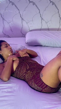 La bella MILF si masturba la figa. Ep 1