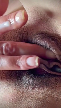 Morgendliche Masturbation eines kleinen Teenagers, während er allein zu Hause ist