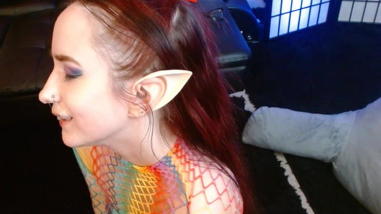 Sams Cam House: Elf bekommt gesichtsbesamung