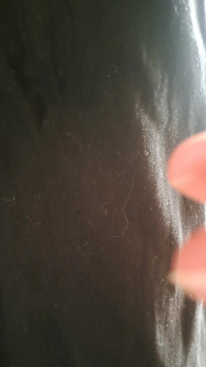 Mommy big hairy pussy: Menarik gaun untuk memamerkan vagina berbulu
