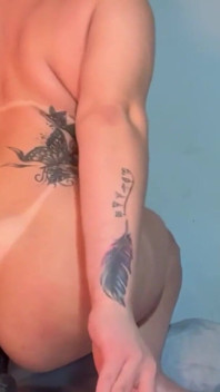 Seduto con il culo su bbc, Doppia penetrazione con giocattoli, plug anale e Schizzi Squirting su bbc