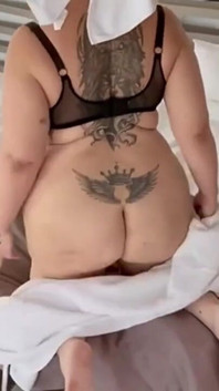 Ibu tiri Dengan Pantat Besar Mahu Dikongkek Dubur