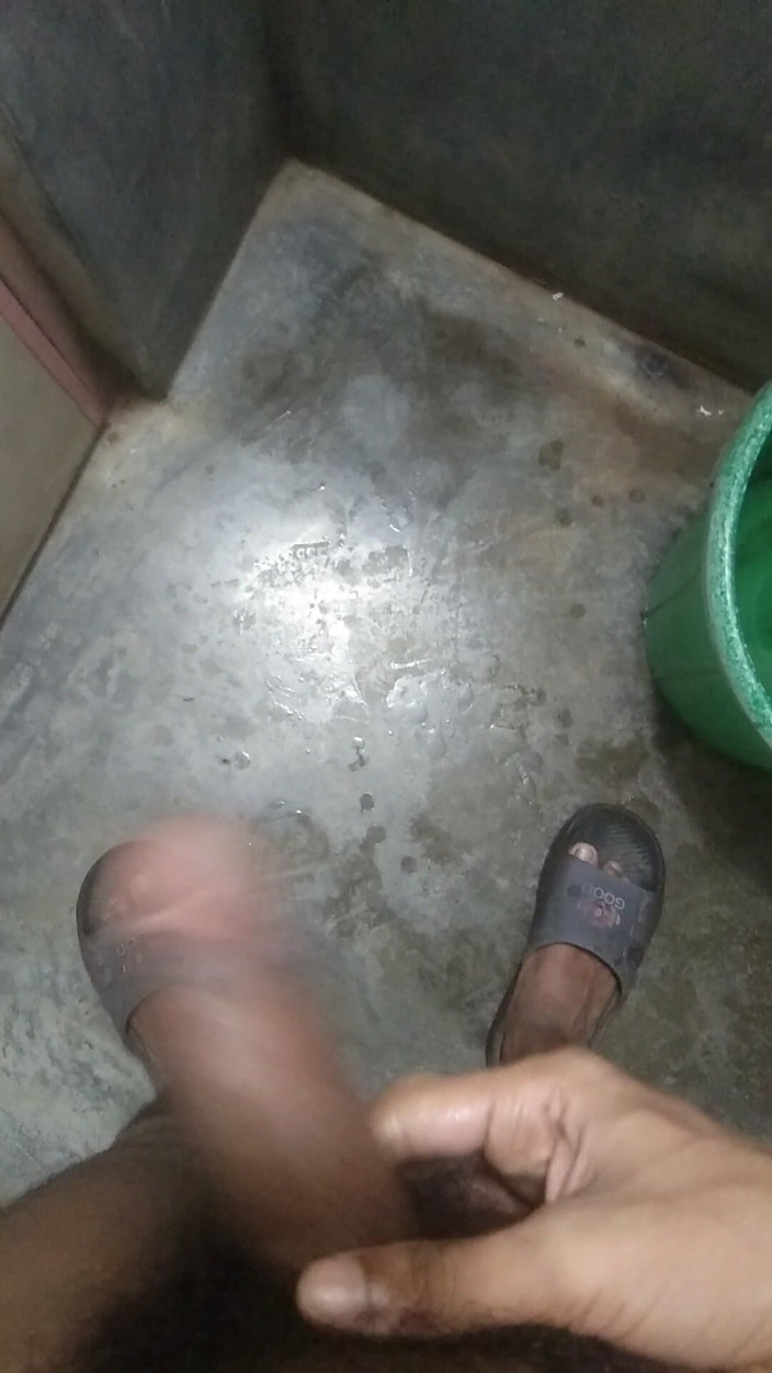 Viral_tiktokar: So I Went to the Bathroom, Put Soap on My...