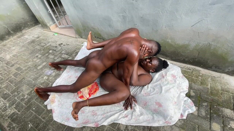 Sex naija 1: Lelaki itu mengongkek Seperti Binatang