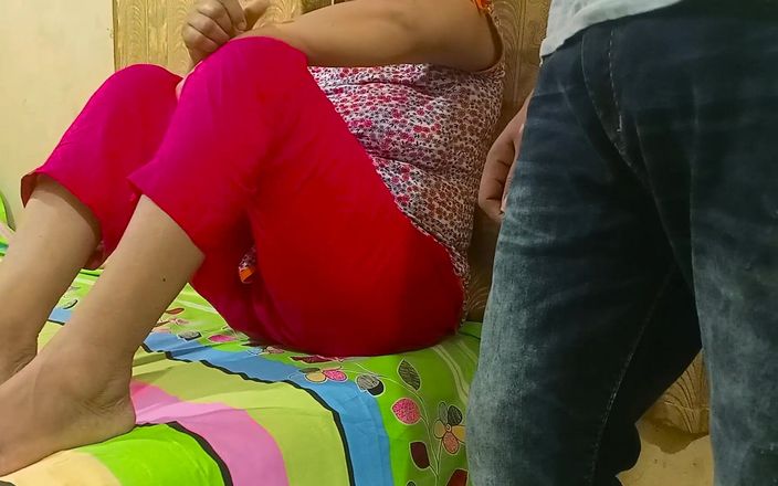 HotsexGirl: La calda sorellastra viene sedotta con il fratellastro che flirta...