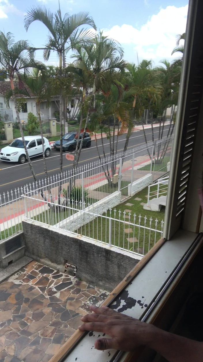 i7Bernard: Improwizowana masturbacja debiutująca w Casa Nova.