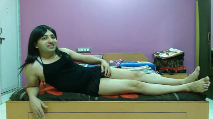 Cute & Nude Crossdresser: สาวประเภทสองสวยๆ ฟemboy รีดหัวควยแล้วแตกคาหน้าบนเตียง